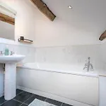 Clare's Near Cartmel - Dog Friendly, Homely, Aga, Log Burners, & Netflix Holiday home *