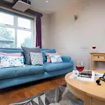 Clare's Near Cartmel - Dog Friendly, Homely, Aga, Log Burners, & Netflix Holker
