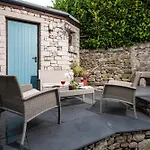 Clare's Near Cartmel - Dog Friendly, Homely, Aga, Log Burners, & Netflix Holiday home *
