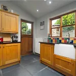 Holiday home Clare's Near Cartmel - Dog Friendly, Homely, Aga, Log Burners, & Netflix Holker
