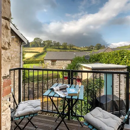 Dom wakacyjny Clare's Near Cartmel - Dog Friendly, Homely, Aga, Log Burners, & Netflix Holker