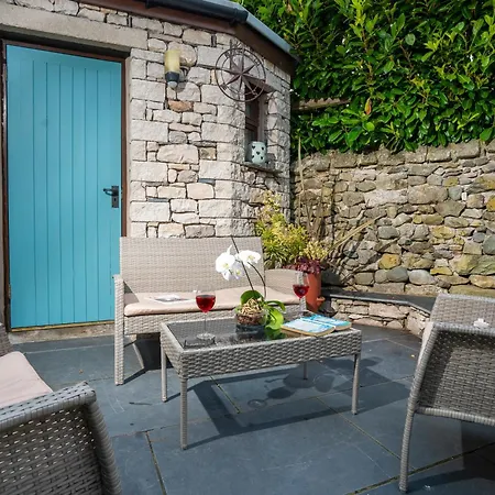 Clare's Near Cartmel - Dog Friendly, Homely, Aga, Log Burners, & Netflix Дом отдыха *