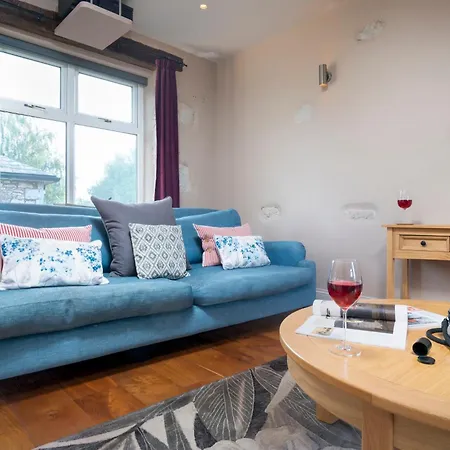 Clare's Near Cartmel - Dog Friendly, Homely, Aga, Log Burners, & Netflix Holker